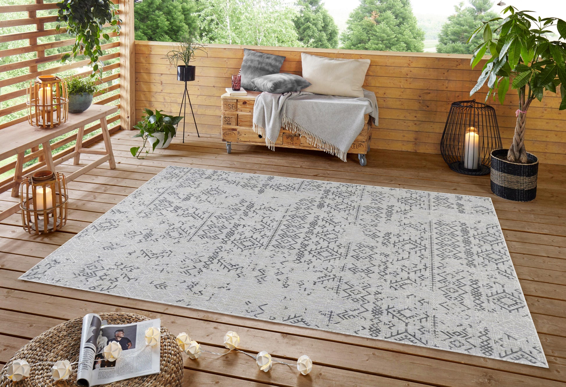 Quick Dry Durable Indoor Outdoor Rug for Patio and Deck Easy to Clean Transitional Grey