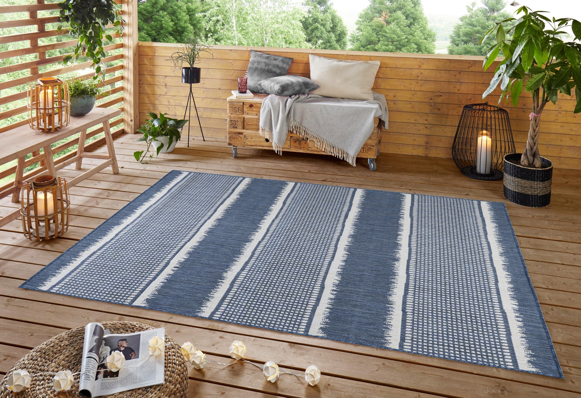 Quick Dry Durable Indoor Outdoor Rug for Patio and Deck Easy to Clean Blue Stripes