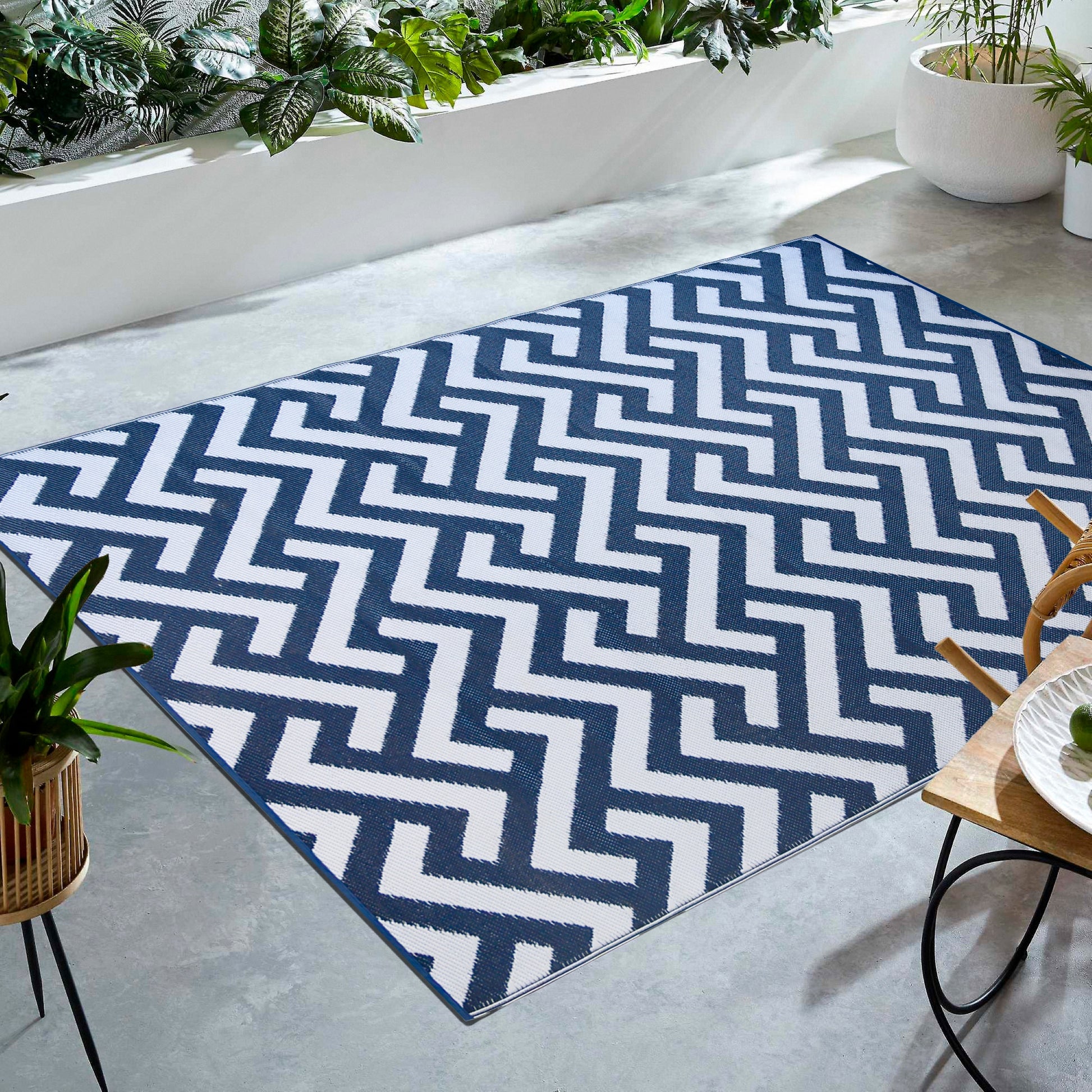 Blue Jacquard Reversible Indoor/Outdoor Plastic Rug